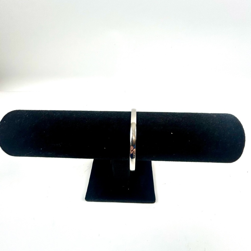Elegant Silver Bangle Bracelet